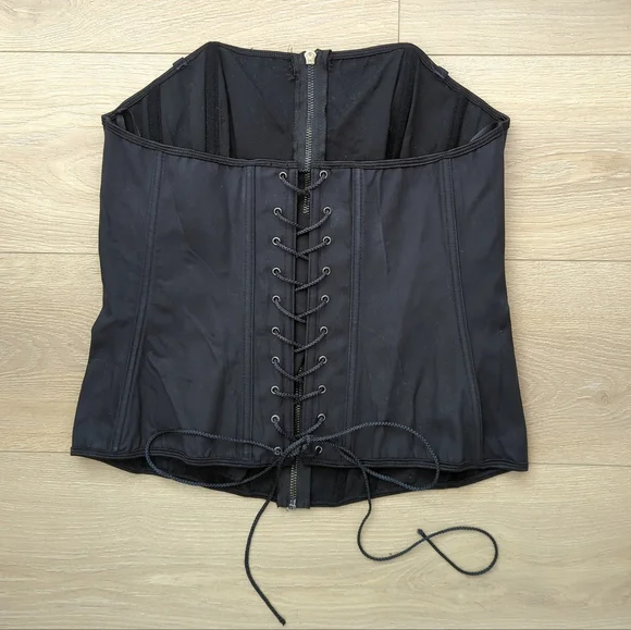 Torrid Lace Corset Bustier - Picture 4 of 5